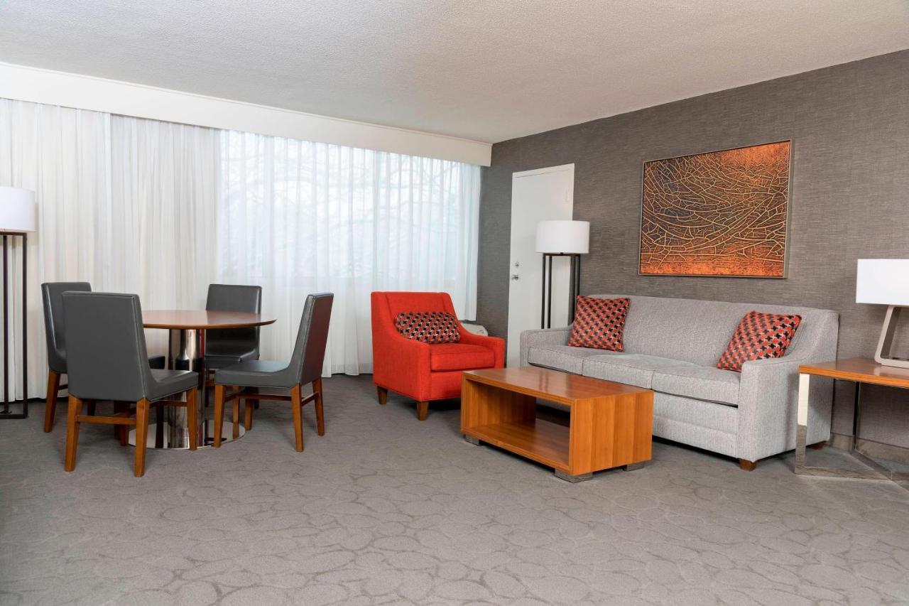 Sonesta Hotel Grand Rapids Airport Kentwood Екстер'єр фото