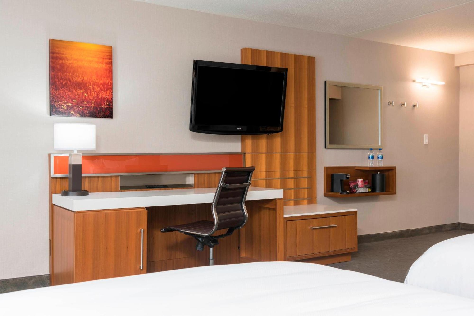 Sonesta Hotel Grand Rapids Airport Kentwood Екстер'єр фото