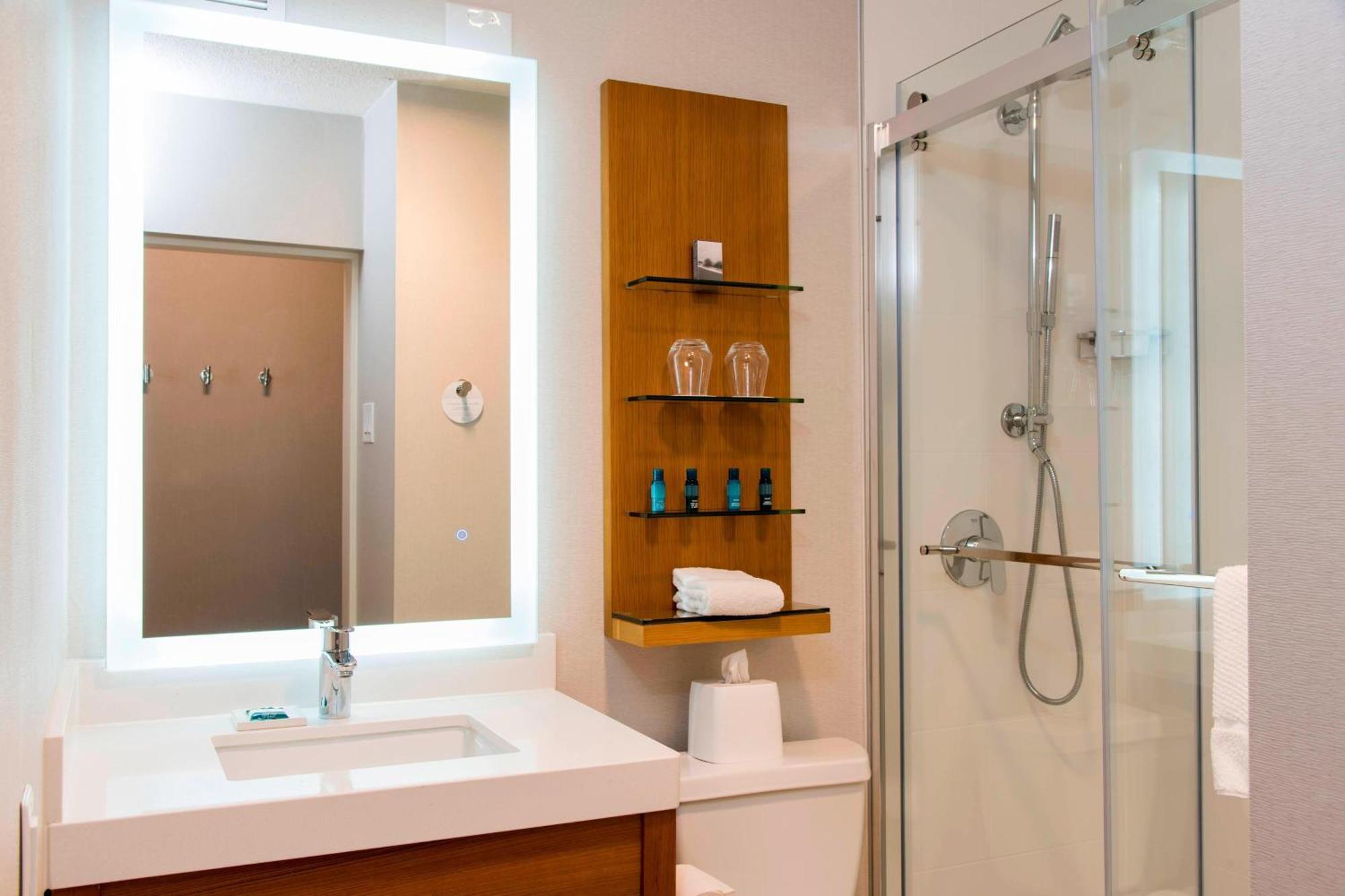 Sonesta Hotel Grand Rapids Airport Kentwood Екстер'єр фото