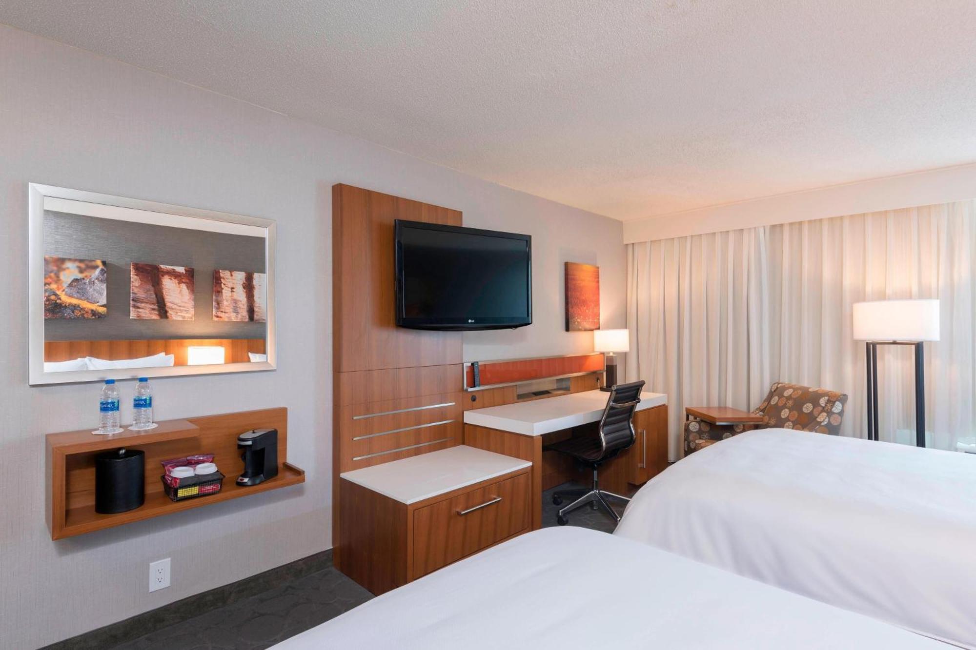 Sonesta Hotel Grand Rapids Airport Kentwood Екстер'єр фото
