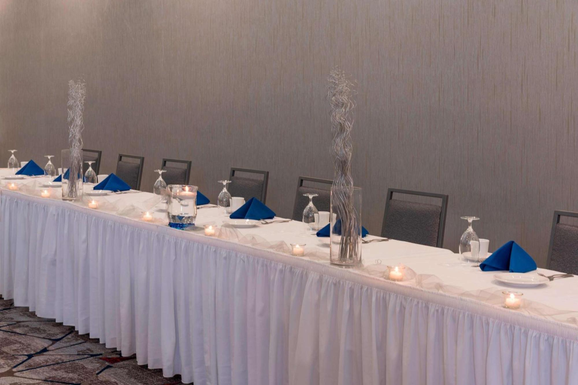 Sonesta Hotel Grand Rapids Airport Kentwood Екстер'єр фото