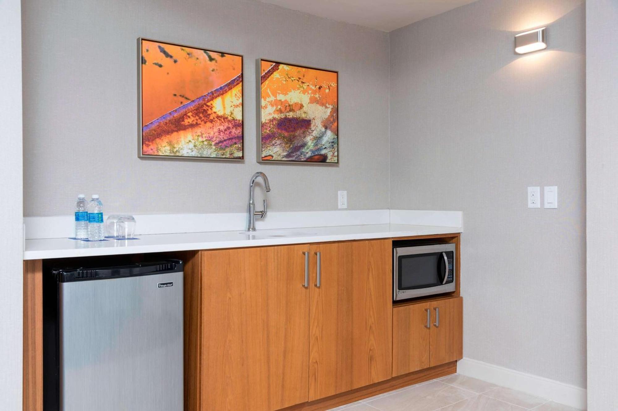 Sonesta Hotel Grand Rapids Airport Kentwood Екстер'єр фото
